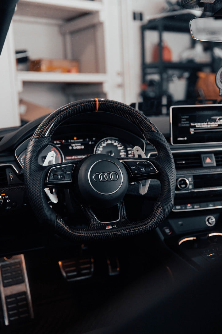 Audi B9 Custom Carbon Steering Wheel - V1 Round Airbag
