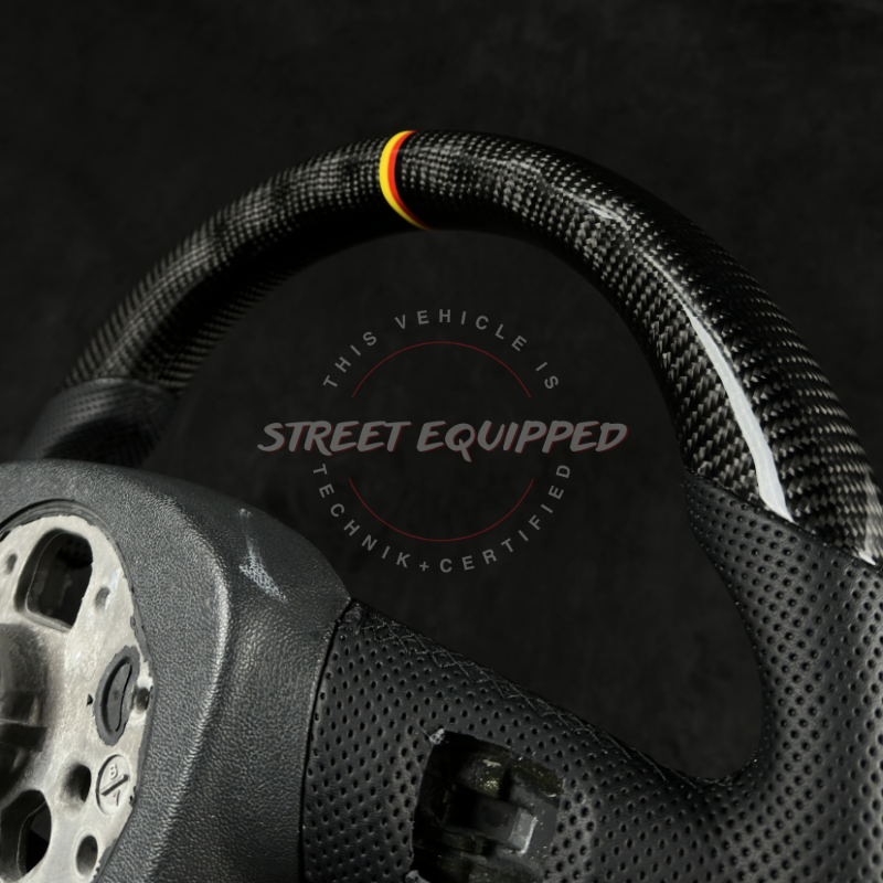 Audi B9.5 Custom Carbon Steering Wheel - V1 Square Airbag