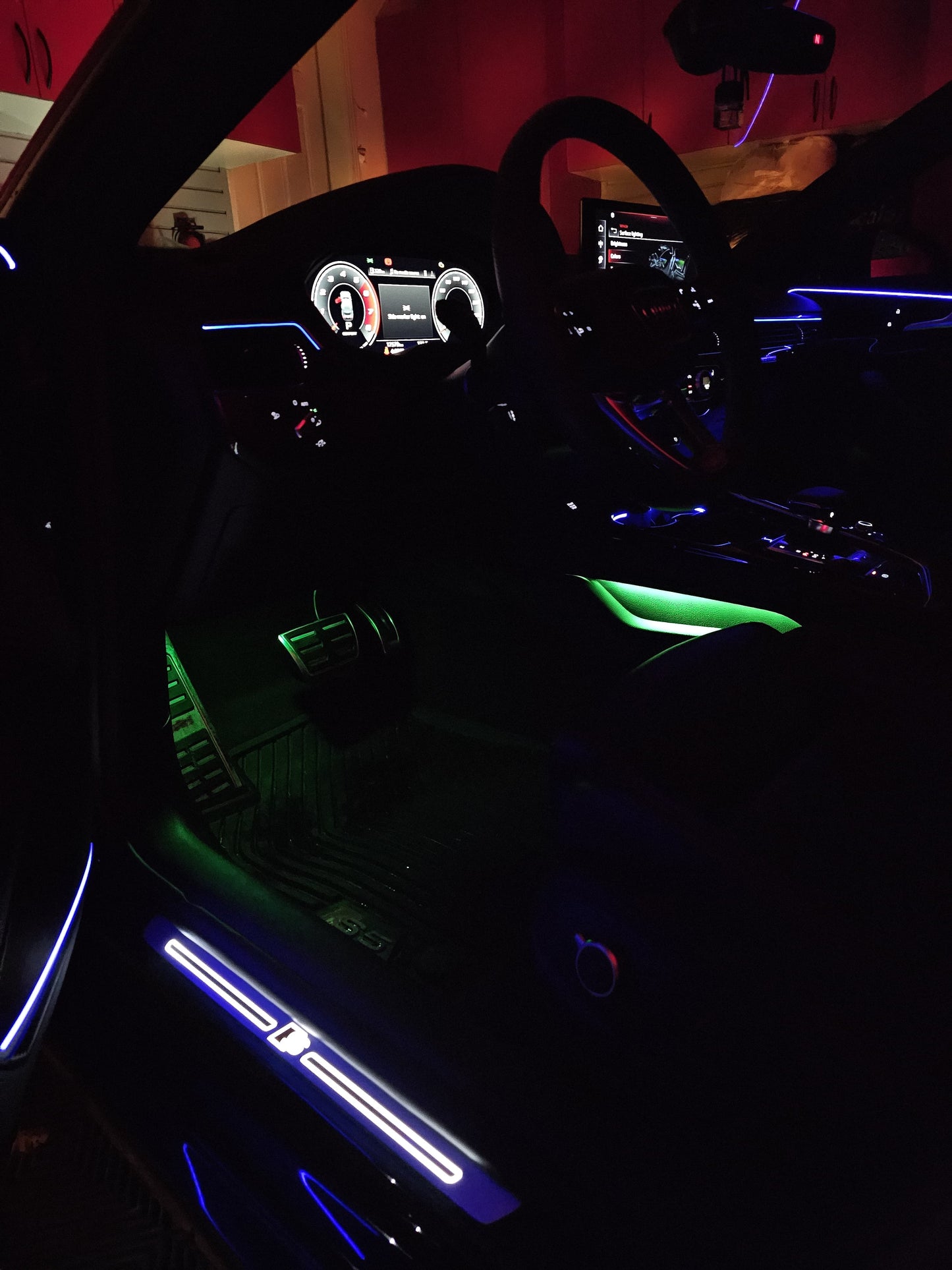 B9.5 Technik+ Footwell Light